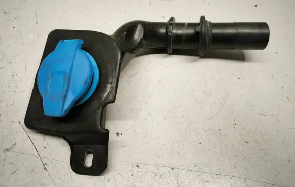 Porsche Cayenne (9Y0 9Y3) Window washer liquid tank fill tube 4M0955463