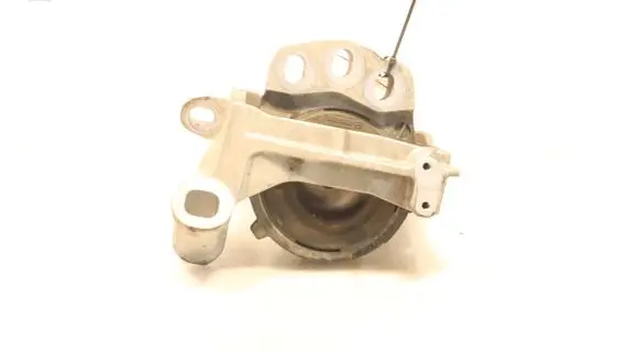 Engine mounting bracket