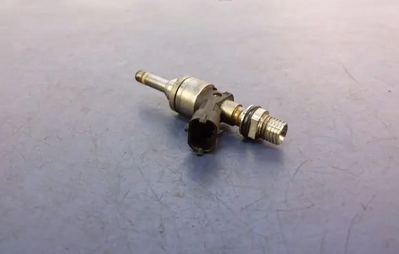 Porsche Panamera (970) Fuel injector 94811012833