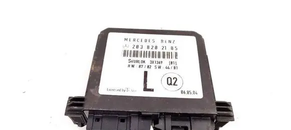 Mercedes-Benz C W203 Door control unit/module 2038202185