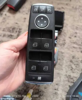 Mercedes-Benz C AMG W204 Quarter vent window switch 2048700251 03139400