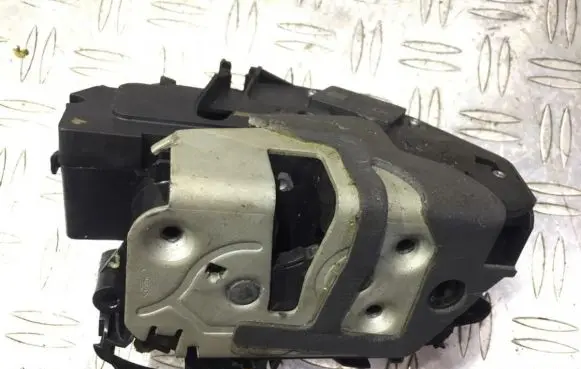 Ford Fiesta Front door lock am5au21812ce