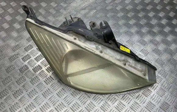 Ford Focus Headlight/headlamp XS4118005