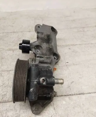 Opel Vivaro Power steering pump 8200357347