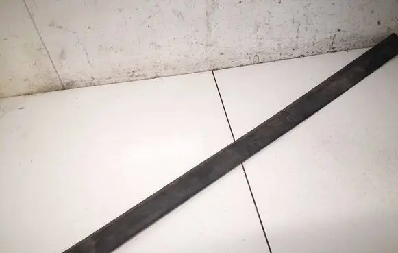 Volvo XC70 Front door trim (molding) 09151912