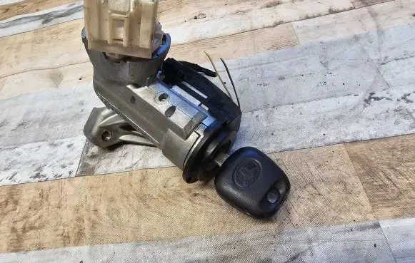 Toyota Yaris Ignition lock 0502241256