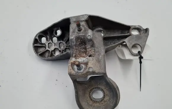 Volkswagen PASSAT B5.5 Engine mounting bracket 4B0199351B