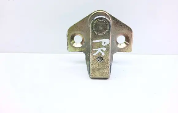 Ford Focus Front door lock loop/hook striker 96BGF21982AE 79G21