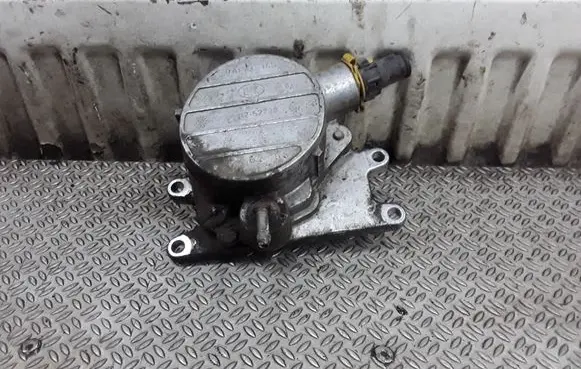 Opel Zafira A Vacuum pump 24406132