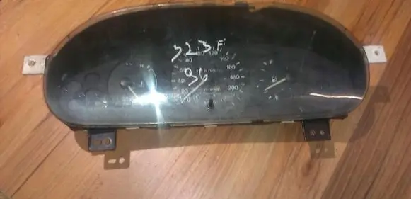 Speedometer (instrument cluster)