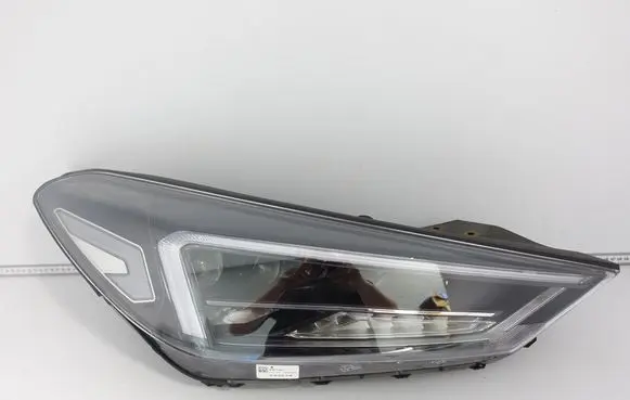 Hyundai Tucson TL Headlight/headlamp 92102D7700