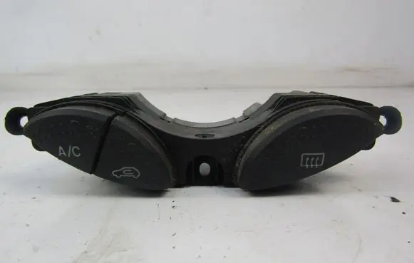 Ford Focus Windscreen/window heater switch 
