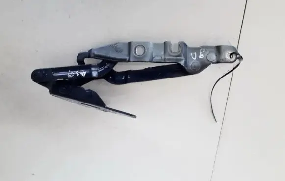 Audi A6 S6 C5 4B Tailgate/trunk/boot hinge 4B5827302C