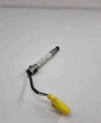 Audi Q7 4M Bonnet Pedestrian Airbag Actuator 4m0823823