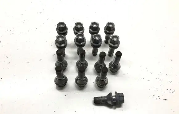 Volvo XC40 Nuts/bolts 