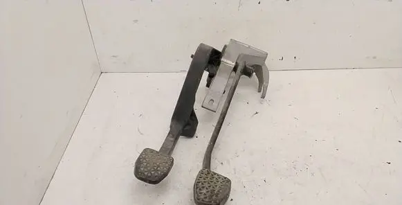 BMW 3 E36 Pedal assembly 1161963