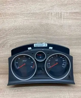 Opel Astra H Speedometer (instrument cluster) 13225988