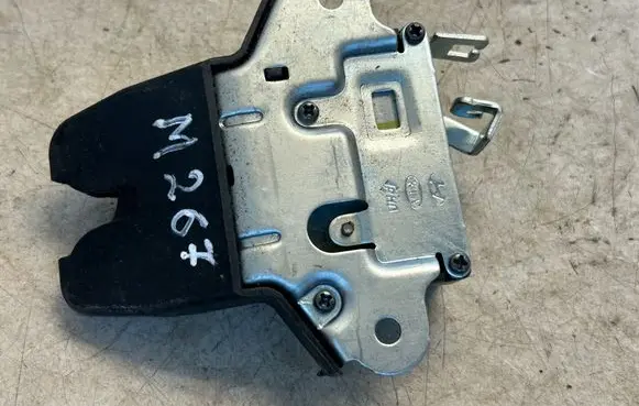 Hyundai i40 Loading door lock 