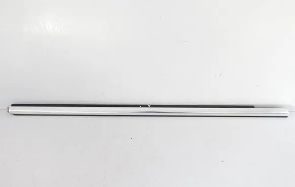Maserati Quattroporte Trim molding 670104021