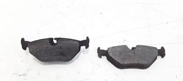 BMW 5 E39 Brake pads (rear) 