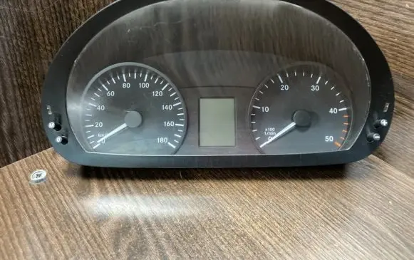 Mercedes-Benz Sprinter W906 Speedometer (instrument cluster) 9069005200 9069013400