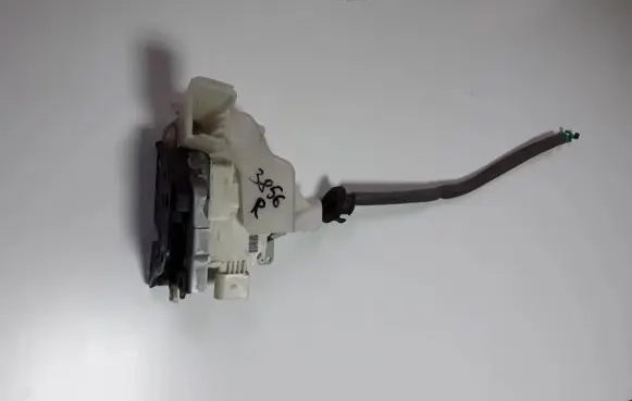 Audi Q3 8U Front door lock 8J2837016A