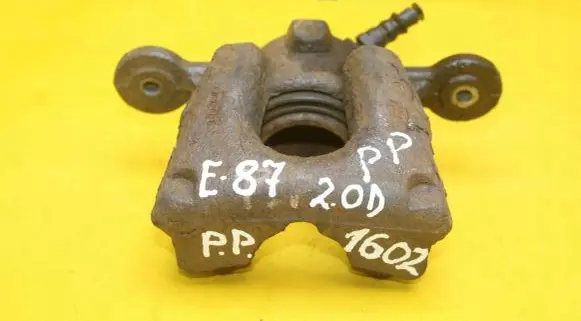 BMW 1 E81 E87 Front brake caliper N47D20C