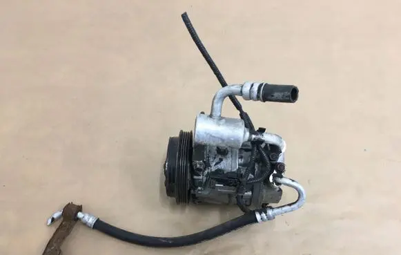 Infiniti FX Air conditioning (A/C) compressor (pump) 92600AC000 05039358 3W30045010