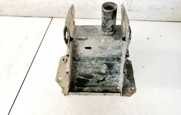 Mercedes-Benz A W169 Front bumper mounting bracket