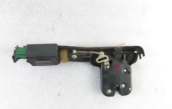 Audi TT Mk1 Tailgate/trunk/boot lock/catch/latch 8N0827505A