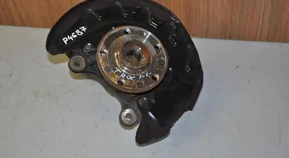 Volkswagen T-Roc Front wheel hub 5Q0400053RR