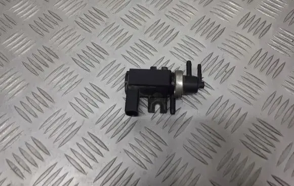 Seat Leon (1M) Valve vacuum 1J0906627