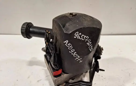Peugeot 407 Power steering pump 9655792180