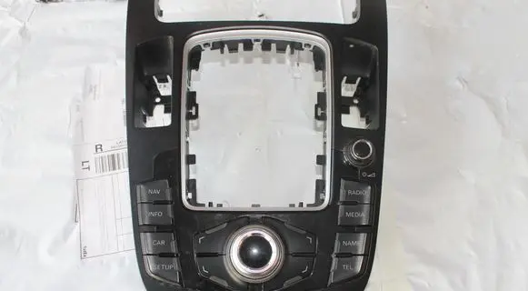 Head unit multimedia control