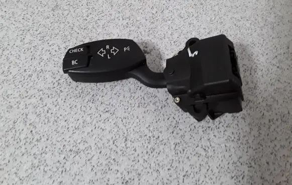 BMW 5 E60 E61 Indicator stalk 6924103