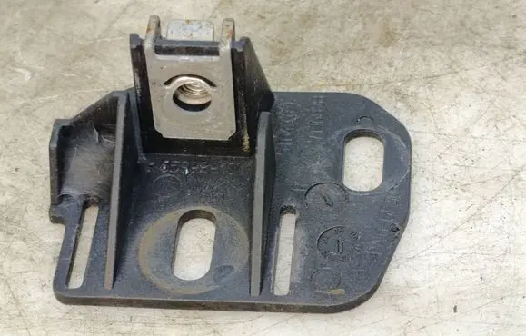 BMW 3 E90 E91 Headlight/headlamp mounting bracket 7136828