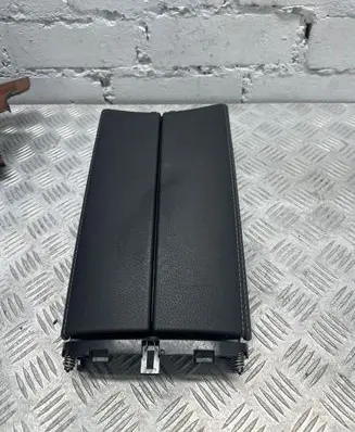 Mercedes-Benz C W205 Armrest