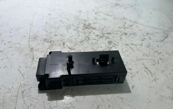 Opel Vectra C Seat control switch 13104873 04015M A03483
