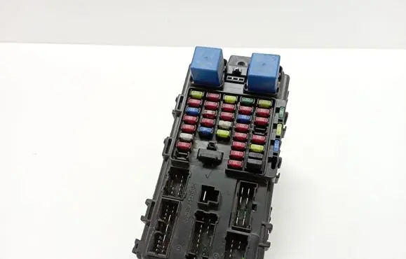 Hyundai Santa Fe Fuse module 9540026500 9118826202 03387N
