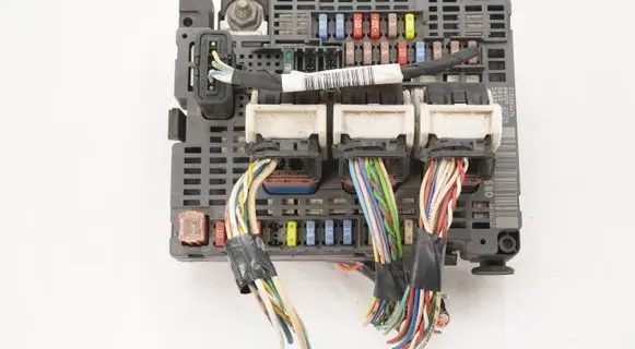 Peugeot 508 Fuse module 9677987580 9671833680
