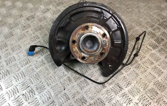 Mercedes-Benz CLA C117 X117 W117 Rear wheel hub A2460306