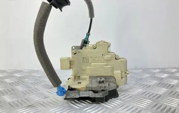 Audi A3 S3 8V Rear door lock 4G0839015