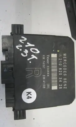 Mercedes-Benz E W210 Door control unit/module 2108203426