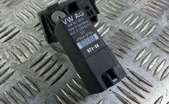 Audi A3 S3 A3 Sportback 8P Glow plug pre-heat relay 038907281D 038907281