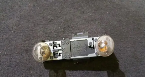 Renault Laguna I Tail light bulb cover holder