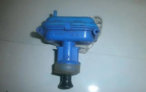 Audi 80 90 B3 Central locking vacuum pump 893862123