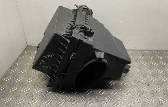 Lincoln MKZ II Air filter box DS739661EC DS739643EC