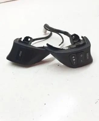 Steering wheel buttons/switches