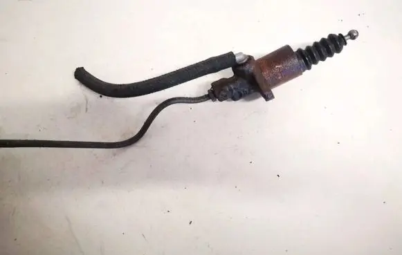 Volkswagen PASSAT B4 Clutch master cylinder 