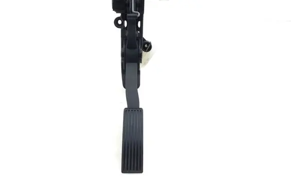 Mercedes-Benz B W245 Accelerator throttle pedal A1693000304